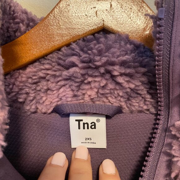 Aritzia TNA Fleece Sweater - Picture 2 of 3